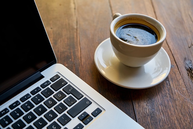 Bryg den perfekte cappuccino: Tips og tricks med din espressomaskine