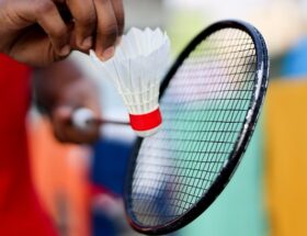Den ultimative guide til valg af den perfekte badmintonketcher