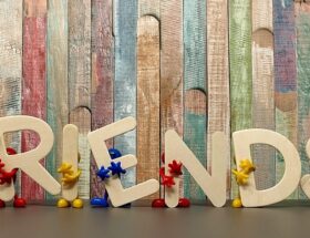 Youtuber und ihre community: Zwischen fanliebe und shitstorm